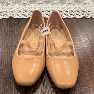 Old Navy Women's Beige Square-Toe Flats